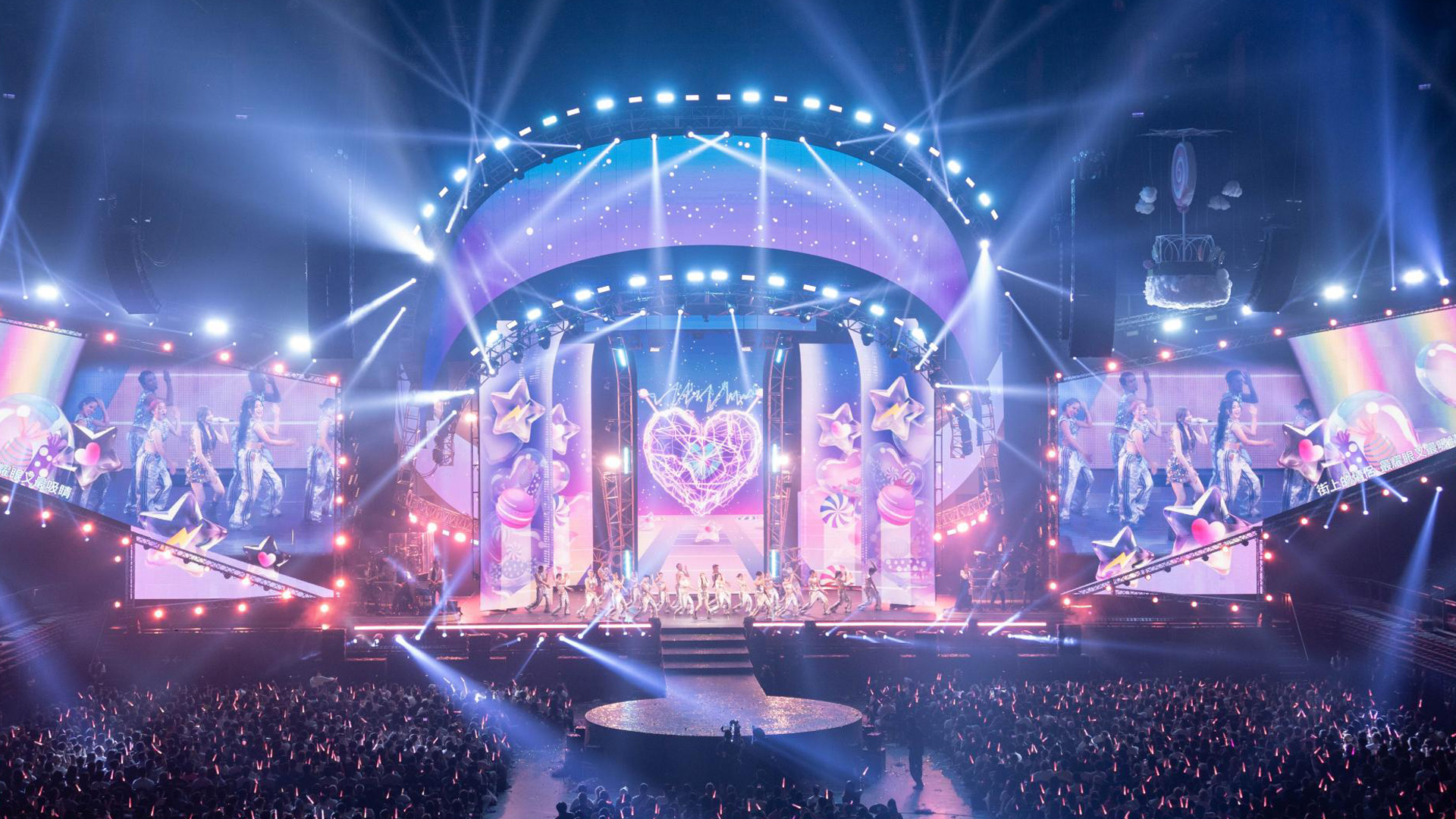 Imagination Takes Physical Form Inside CYNDI WANG Sugar High2.0 Tour Concert by REALIVE