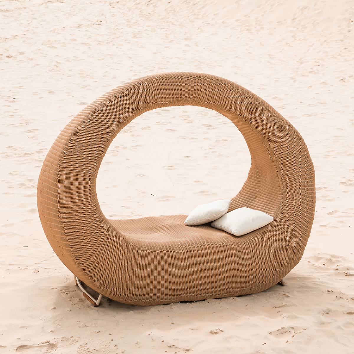 Oasis Chaise Brings Desert-Inspired Design to Outdoor Furniture