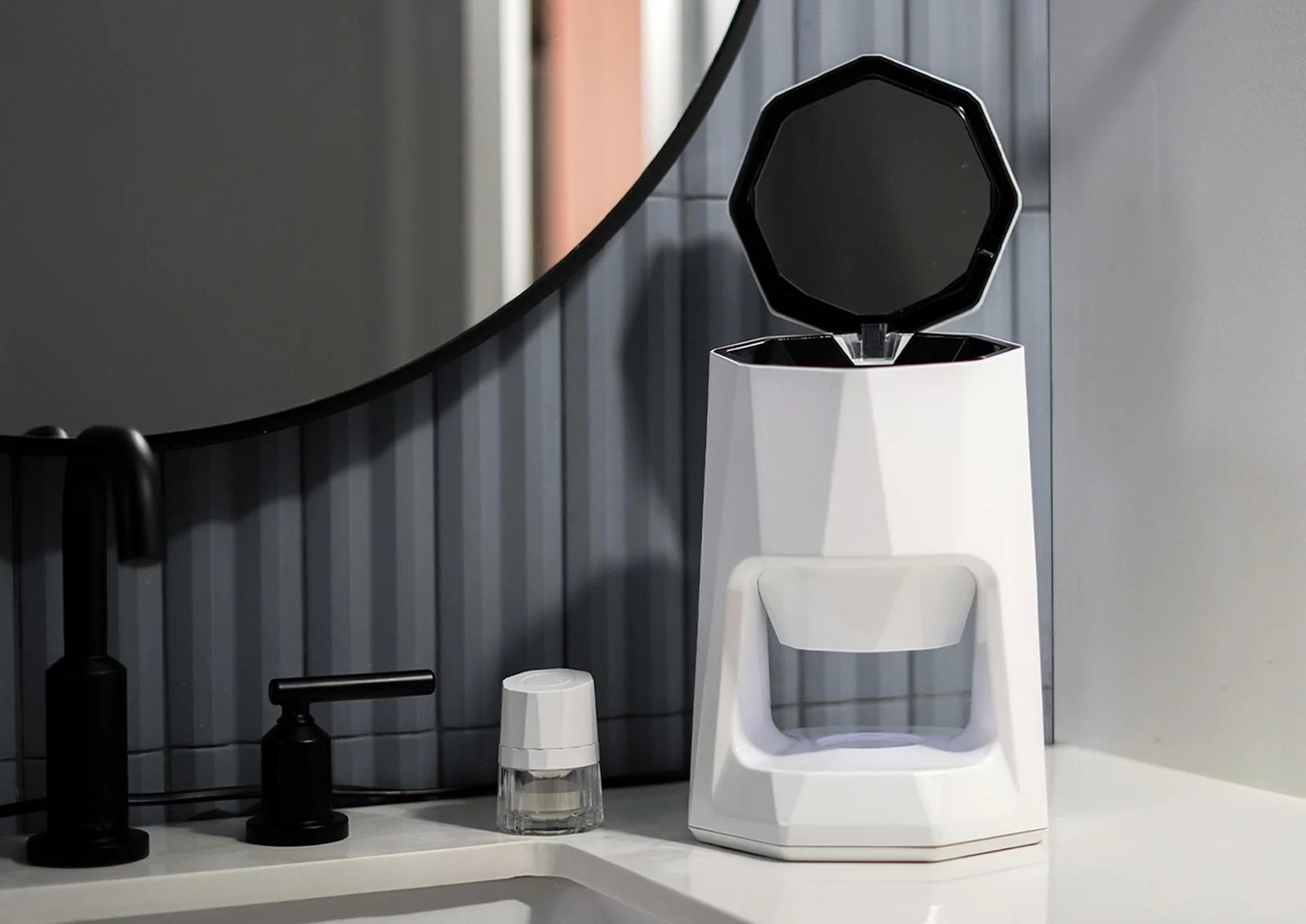 The Future of Makeup: How UHUE Brings Personalization to Your Countertop
