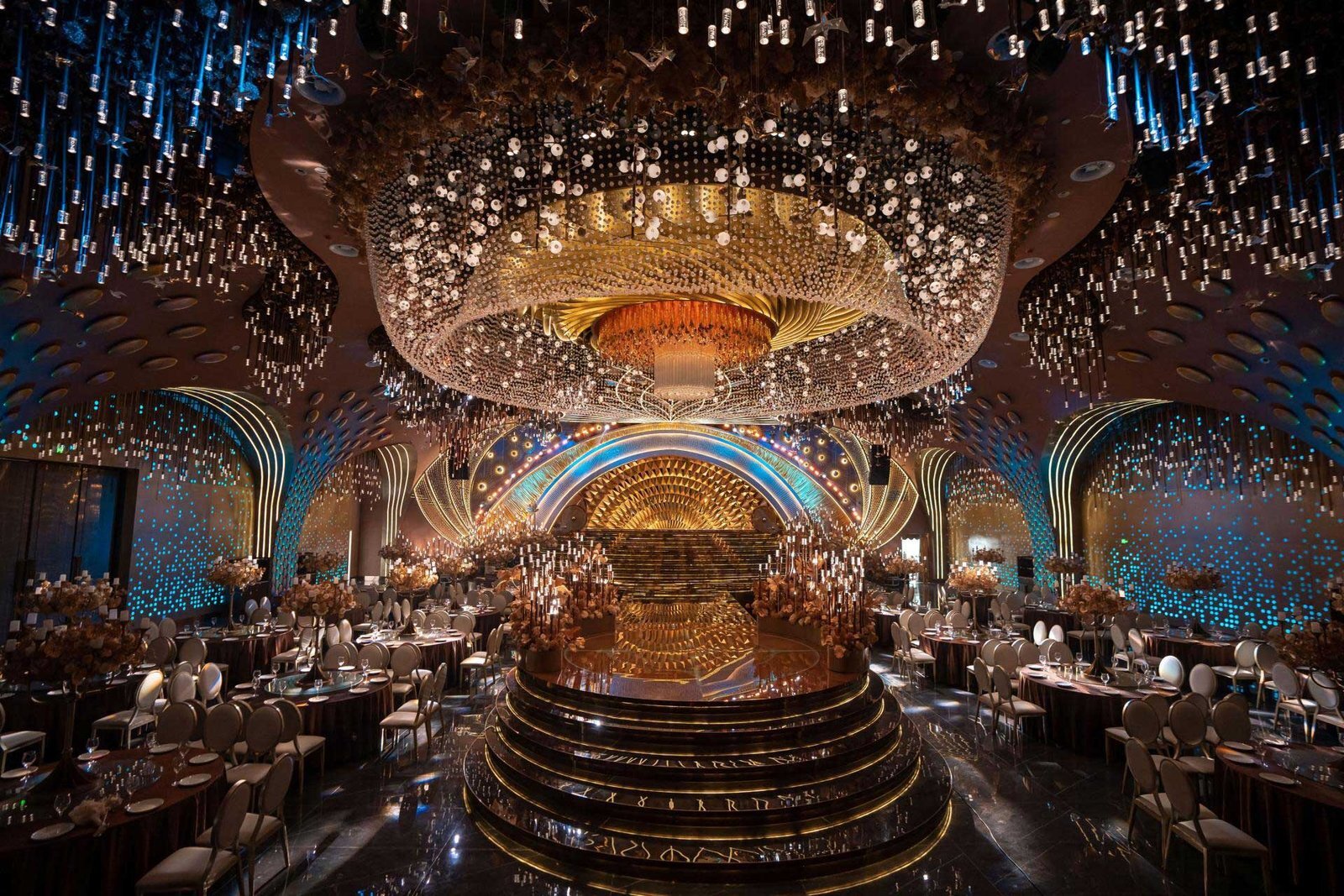 A Tale of Romance at Jing Hotel’s Exquisite Wedding Banquet Hall