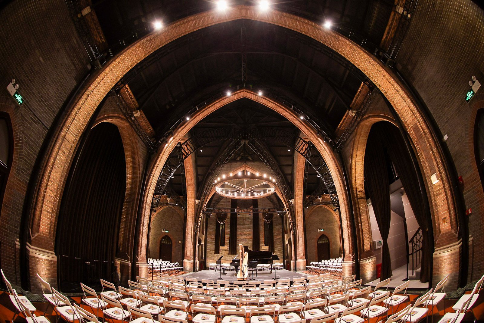 The Union Church Lights Up With A Stunning Orchestra