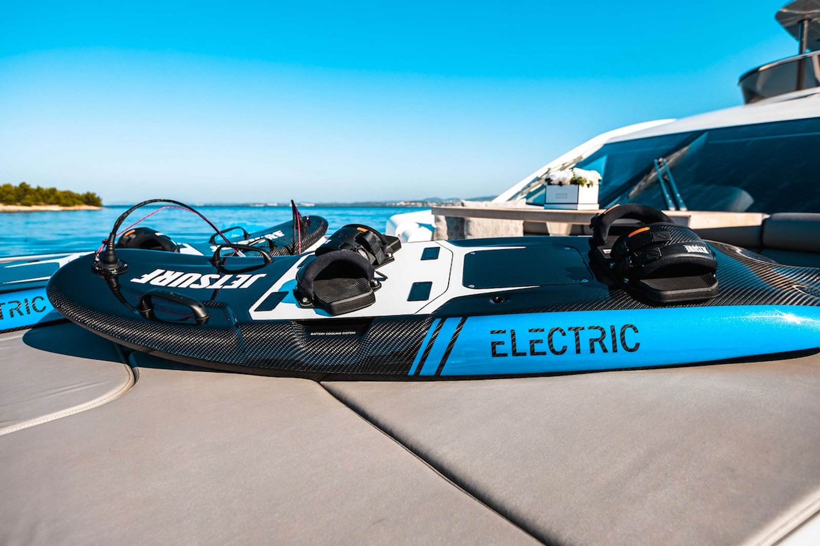 JetSurf USA LLC Presents The Best Water Craft That Carries All The Fun