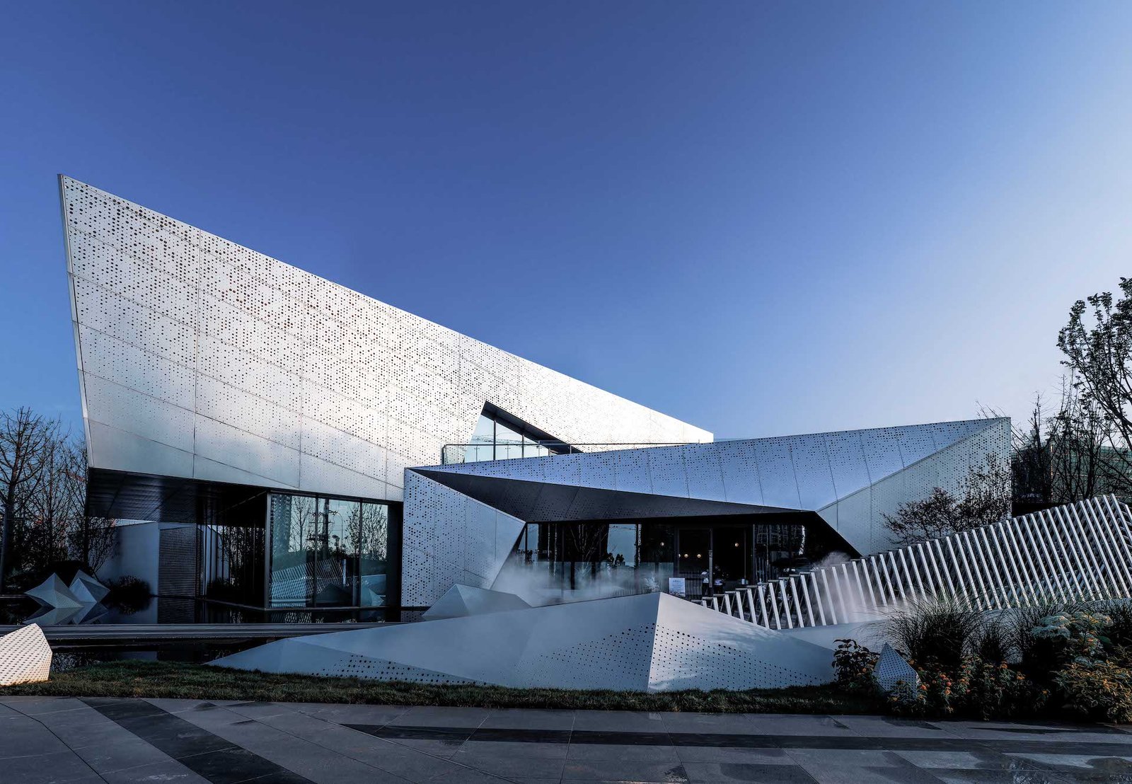 Light and Shadows Collide in Style Architecturally with Agile Diamond Star