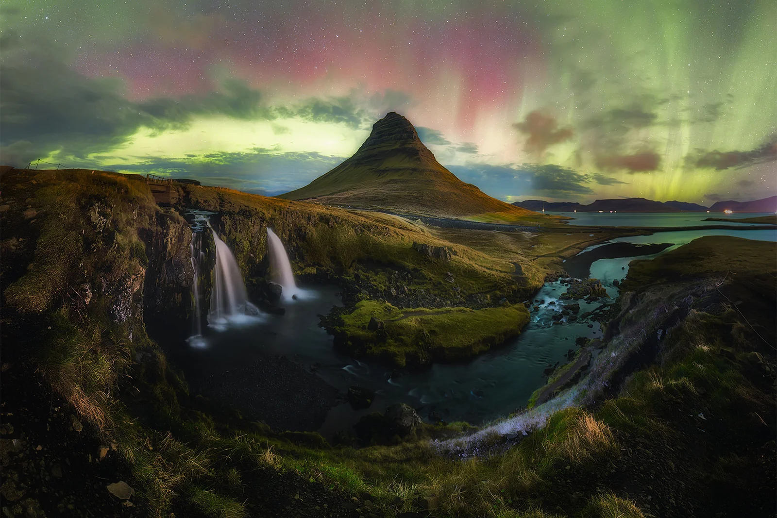 At the gates of Valhalla by José Miguel Picón Chimelis | Iceland’s Beauty