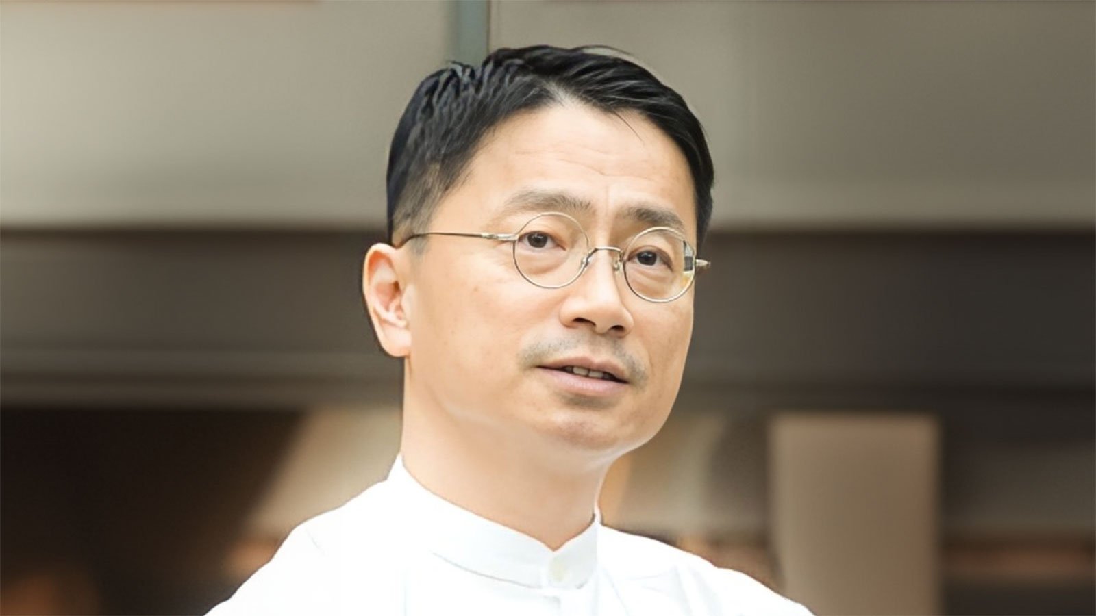 Conversing with Jason Shih in the Language of Sculptures