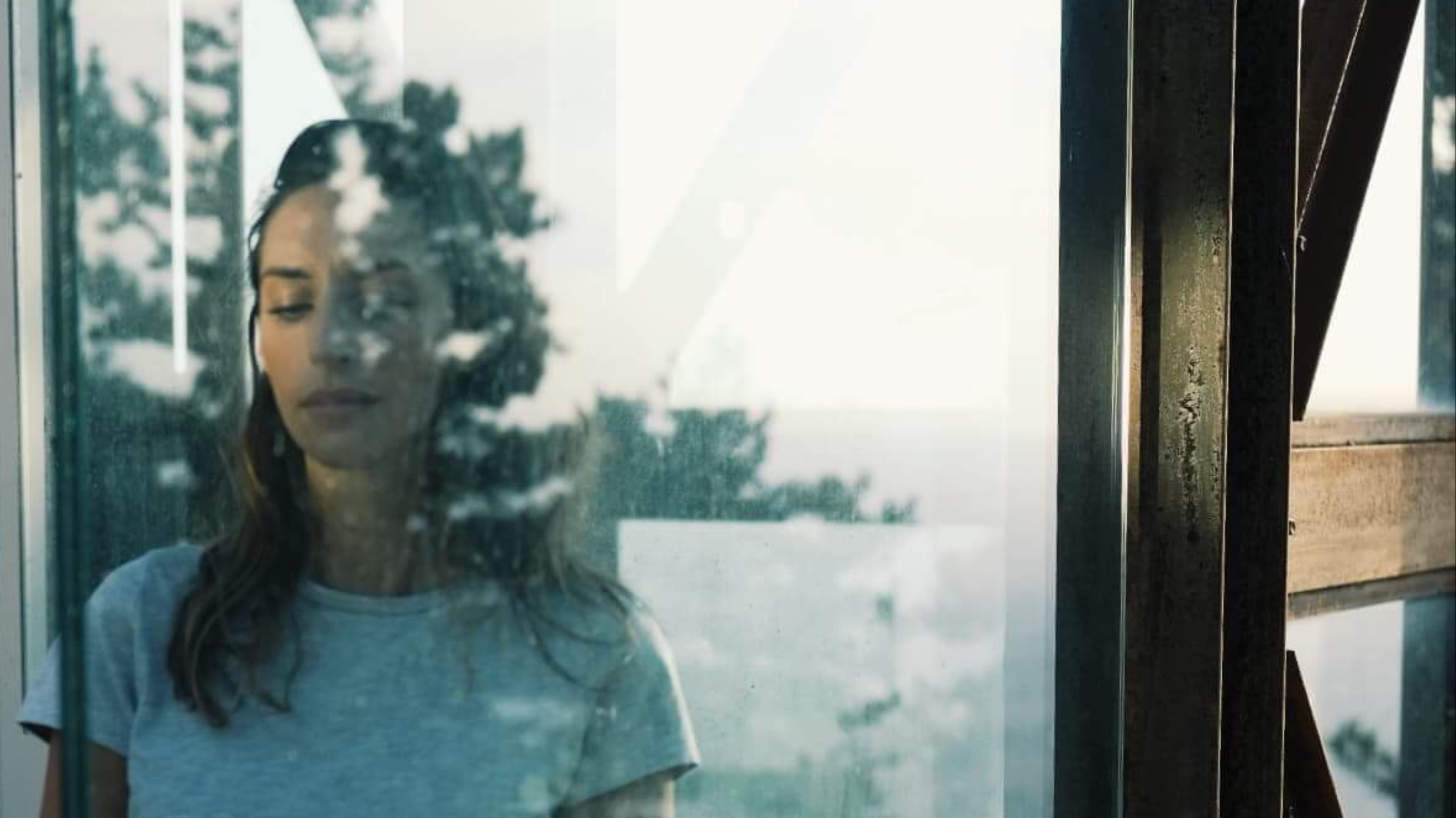 A Conversation with Elise De Gauche on Women, Vulnerability, and Photography