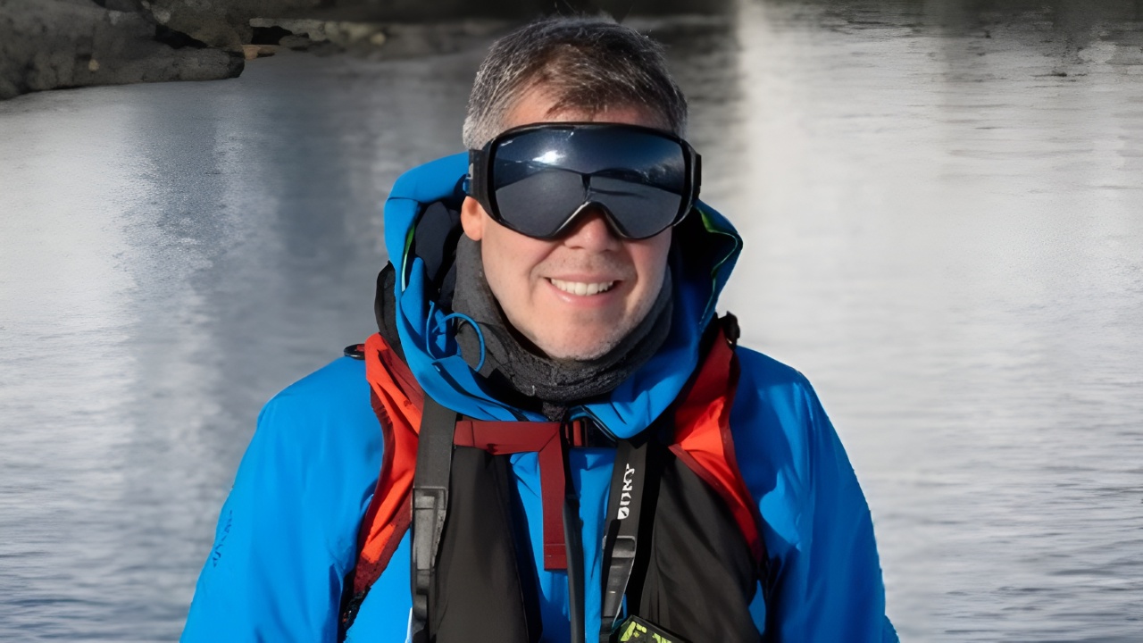 Carlos Guevara: Seeing Less, Staying Longer, Lasting Achievements