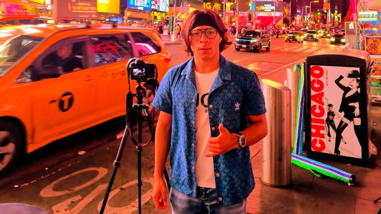 Victor Zuñiga: Photographing Movement in the Modern City