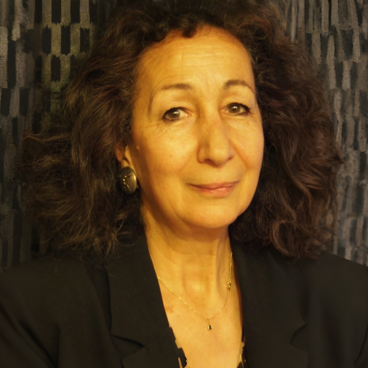 Between Canvas and Viewfinder: Myriam Tangi Shares her Evolving Photography Story