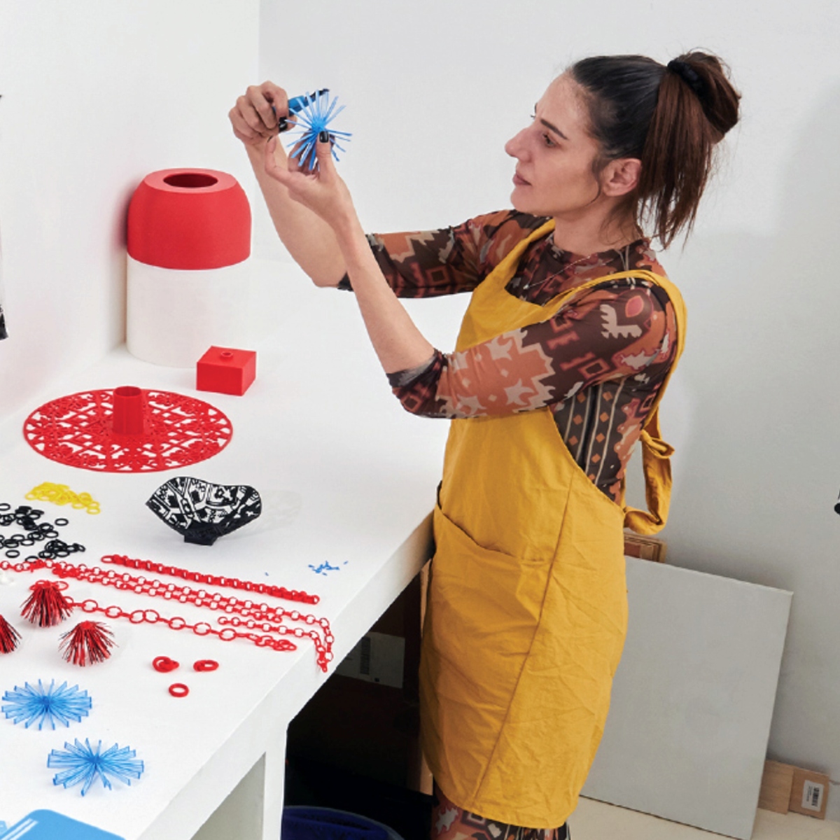 Sophia Lampropoulou Examines How People Naturally Engage with Objects