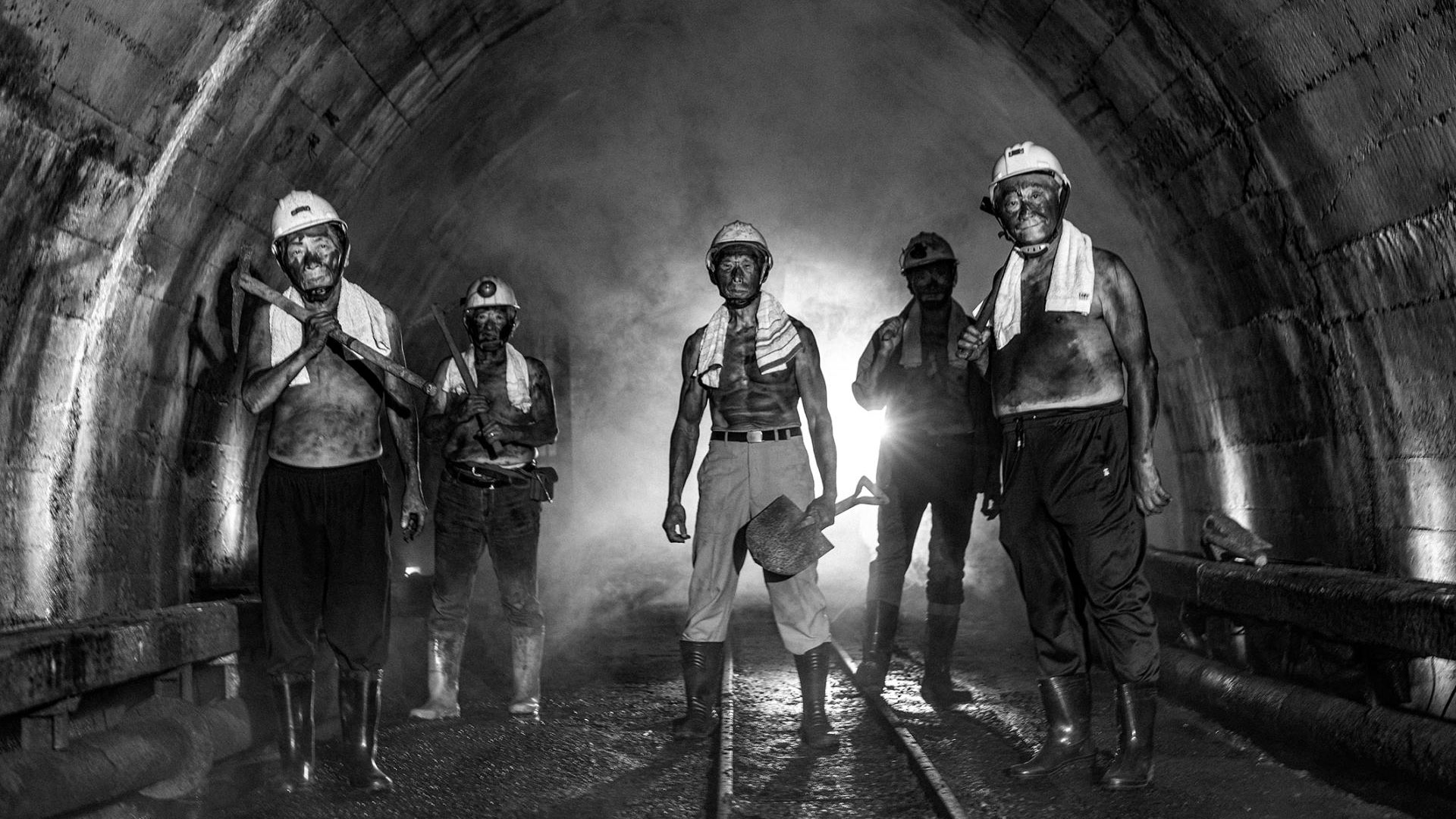 Miners' dark underground impressions