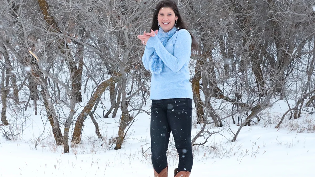 The Story Behind How Melissa Robertson Captures Winter One Snowflake at a Time
