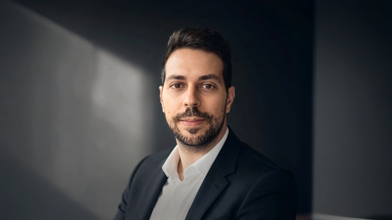 Felipe Martín-Serrano Ortiz Finds Beauty in the Ordinary & Winning Category Winner of the Year