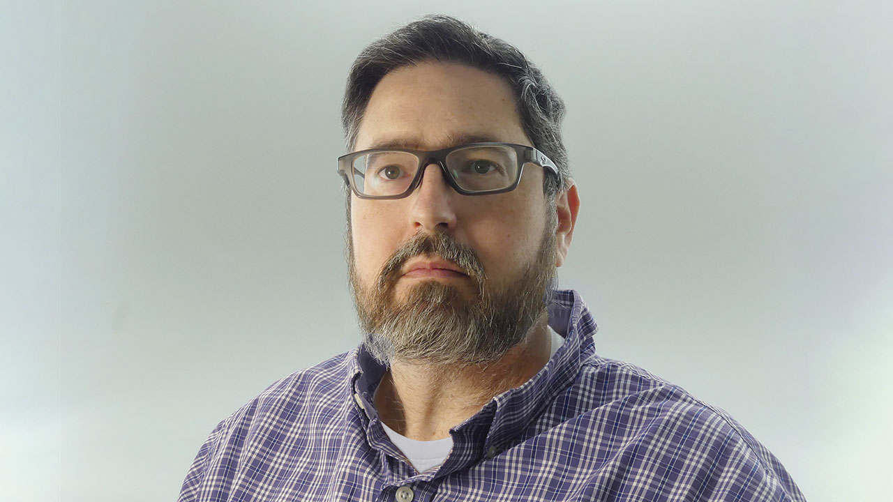 Stephen Sefton, Founder, Owner & Artist of Third Coast Pillows, on Making a Statement Through Advertising