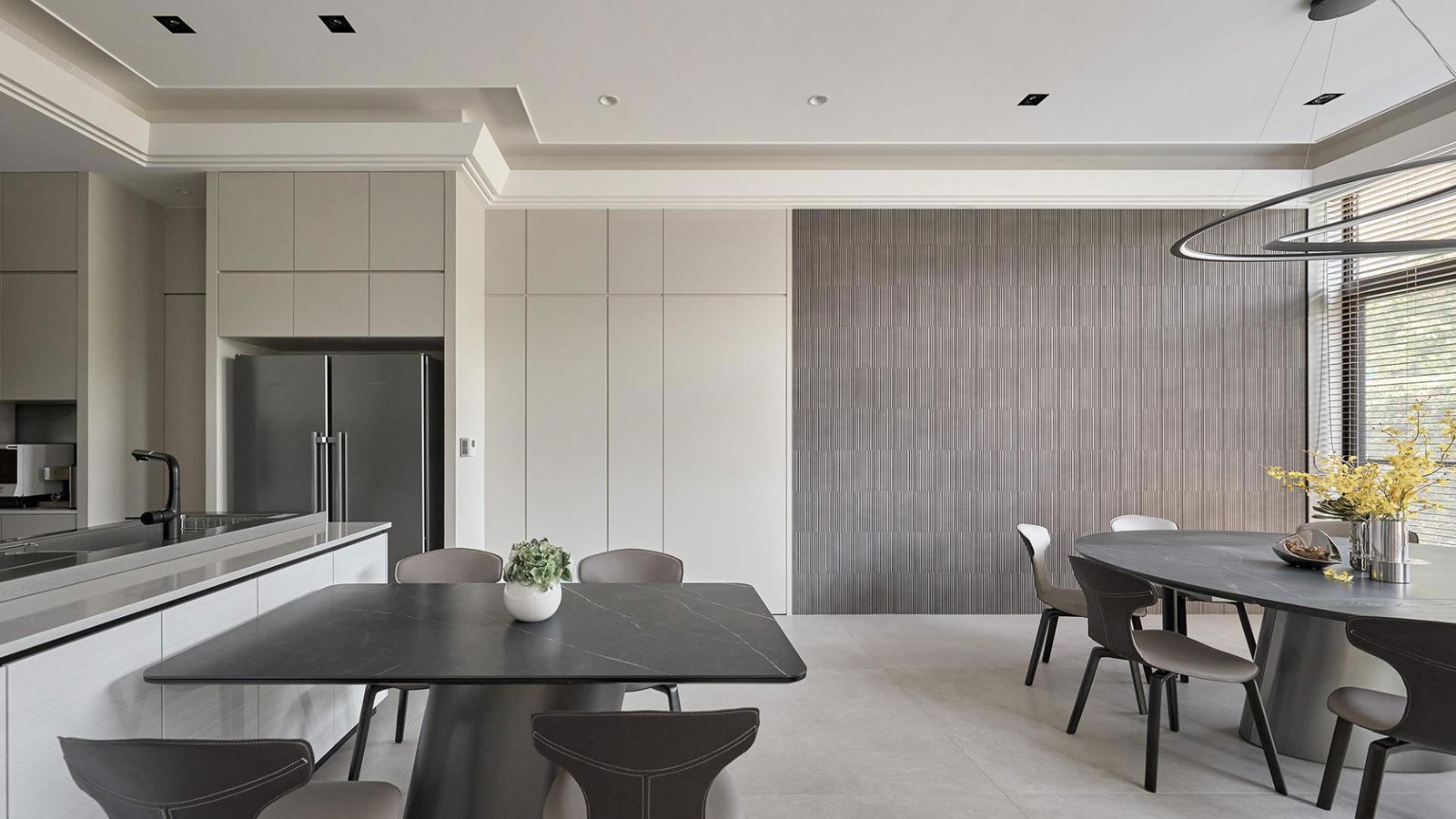 Loft in the Beam of Greenery