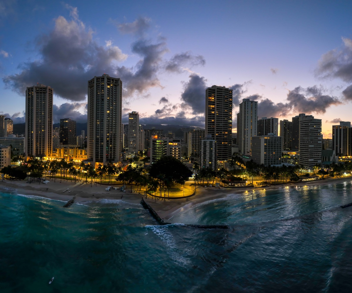 City at Dawn: Honolulu’s Tranquil Awakening by the Sea