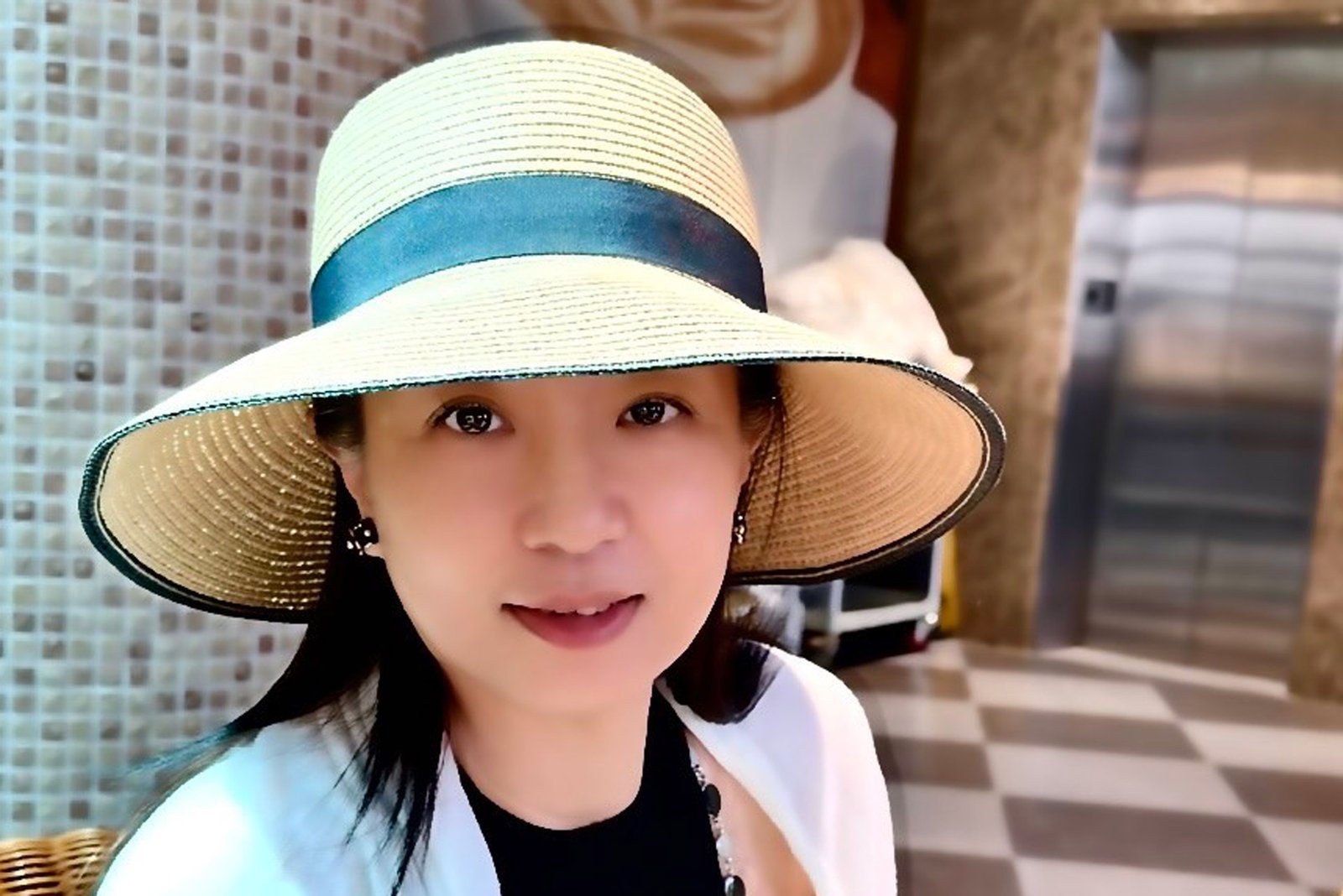 Interview with Xingzhi Ou for “Coming Home for Dinner”