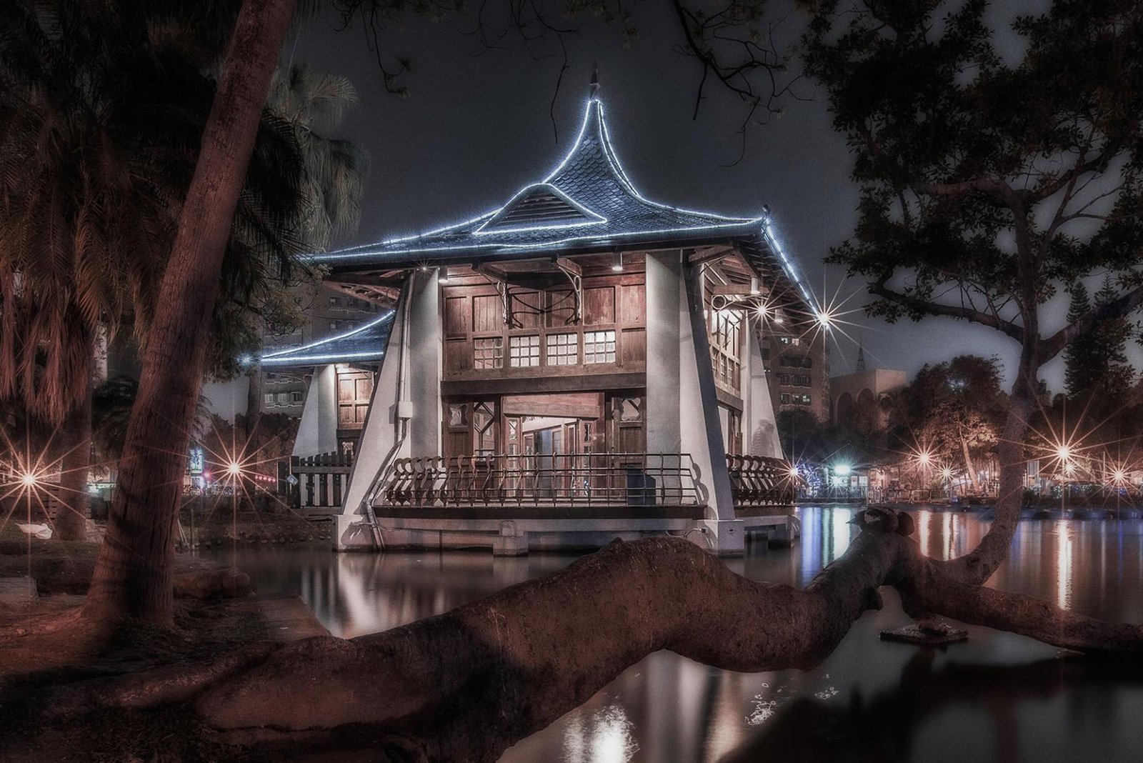 Mid Lake Pavilion | 2023