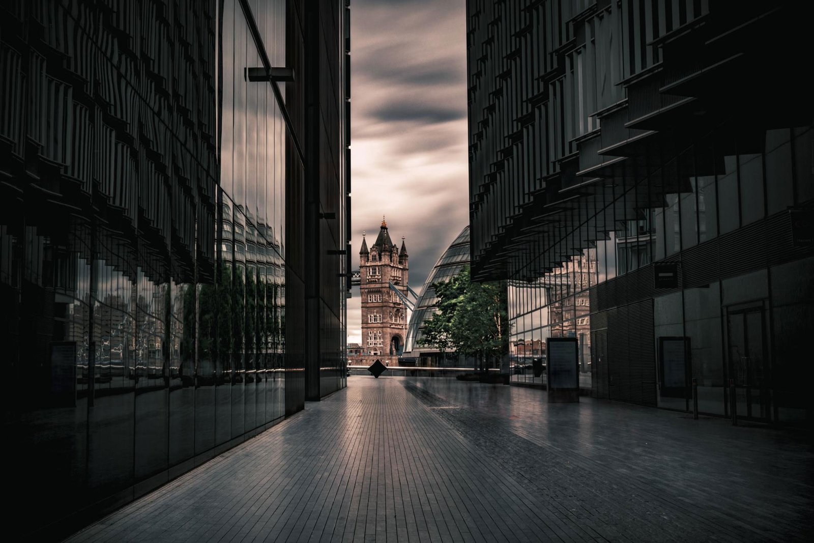 Deserted London | 2023