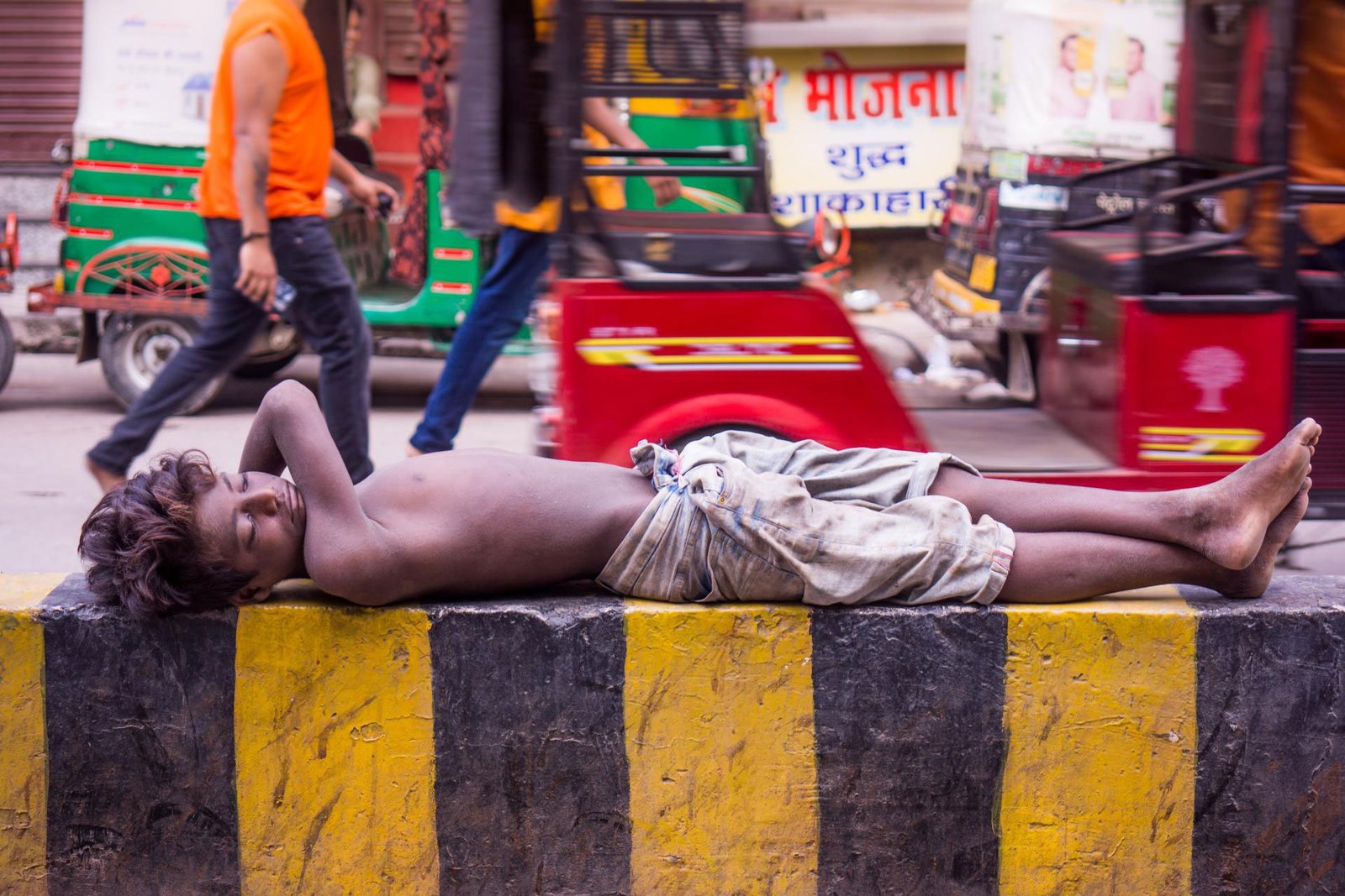 Sleeping in the middle of the road | 2023