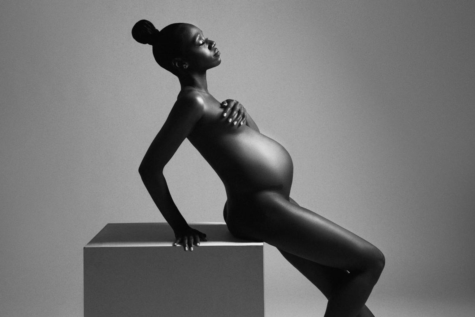 The Quiet Strength of Motherhood: A Simple Nude Maternity | 2023