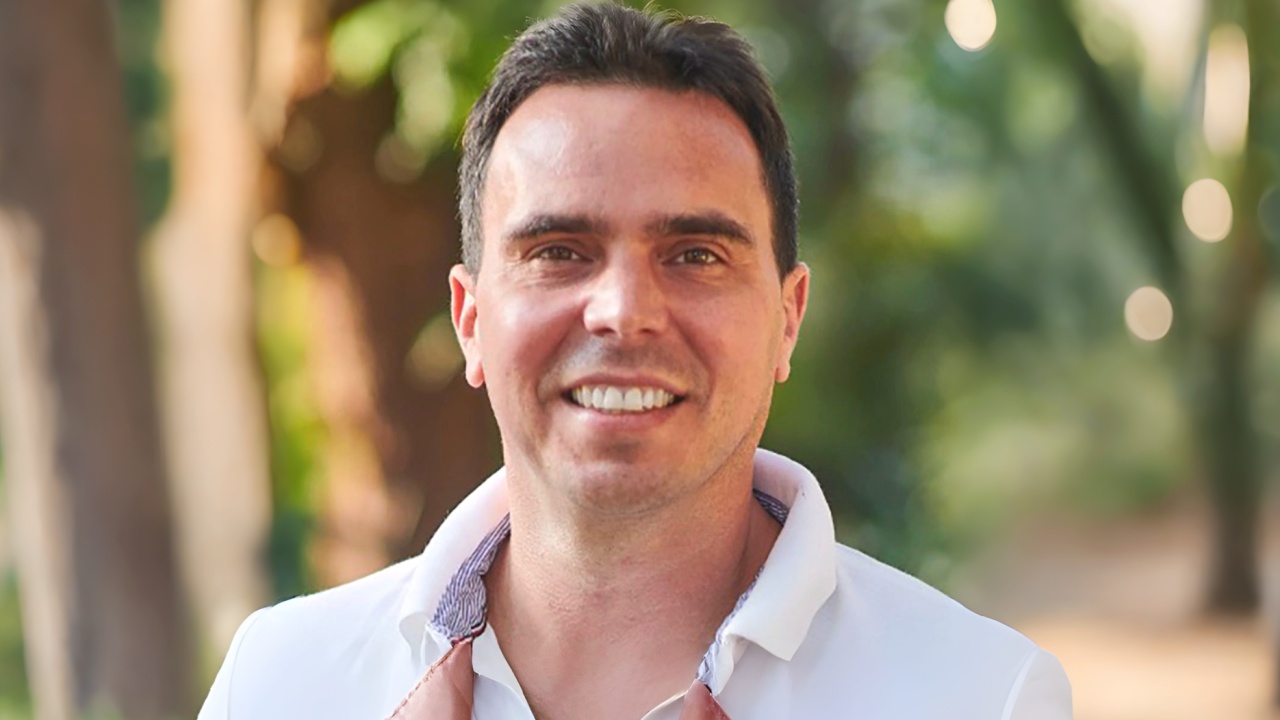 Dean Tzembelikos Winner Interview From Hong Kong S.A.R., China