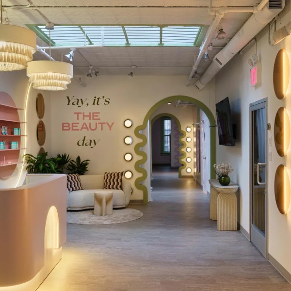Beauty salon in the heart of Manhattan | 2025 London Photography Awards